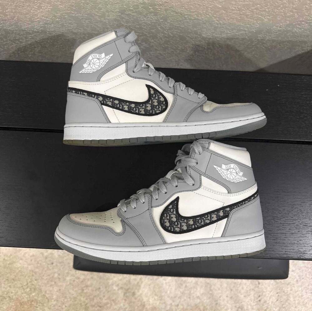 Air Jordan 1 High OG x Dior 'Wolf Grey' CN8607-002